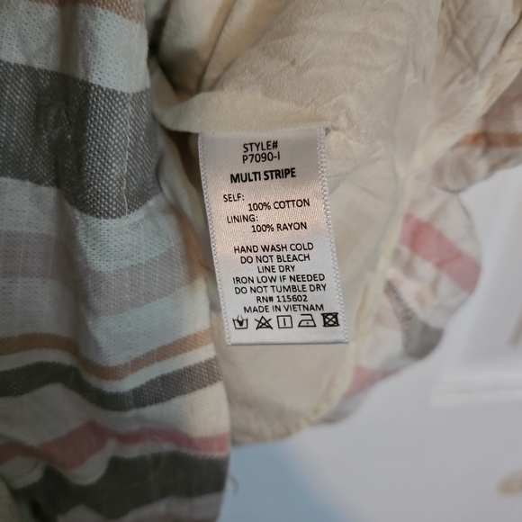 Women's Lush Striped Romper, Size M (Junior's) with pockets - Picture 5 of 6